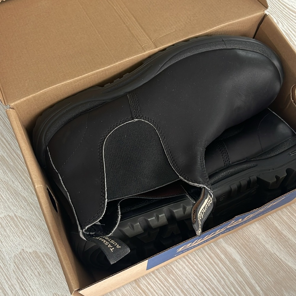 New Blundstone Mens Black Premium Leather Work All-Terrain Boots Chelsea size 11 - Picture 4 of 9